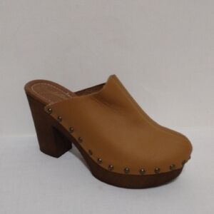 Seychelles Go All Out Leather Platform Clogs 6.5 Studded Chunky Heel Retro Chic